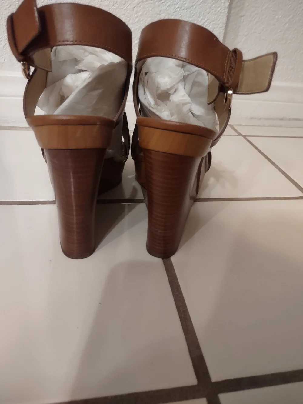 Micheal Kors Women’s Tan Leather Peep-Toe Platform Sandals with Buckle